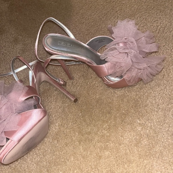 The Perfect Heel - Picture 2 of 5